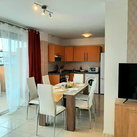 아파트 Comfortable 2-bedrooms Unit With Pool *
